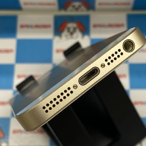 iPhoneSE Apple版SIMフリー 128GB MP9J2LL/A A1723 美品