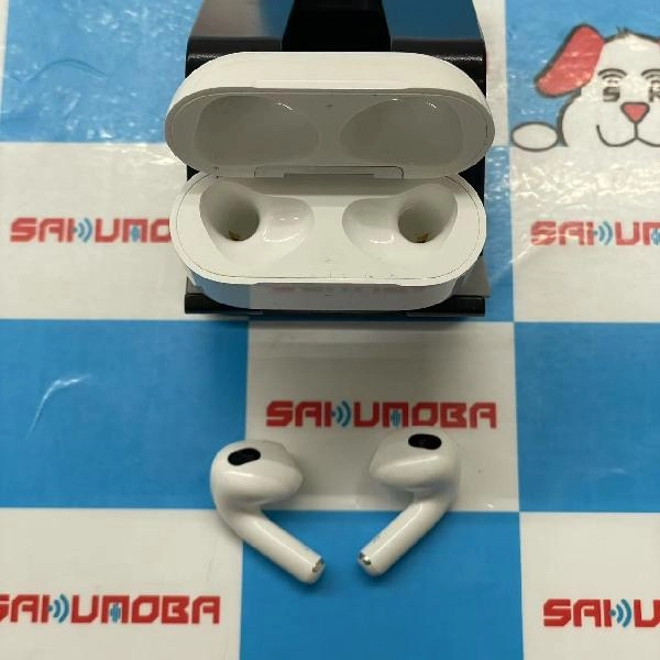 Apple AirPods 第3世代 MagSafe充電ケース付き  MME73J/A A2566 ホワイト