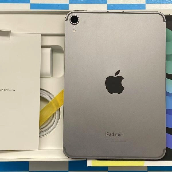 iPad mini 第7世代 docomo版SIMフリー 256GB MXPT3J/A A2995 新品同様