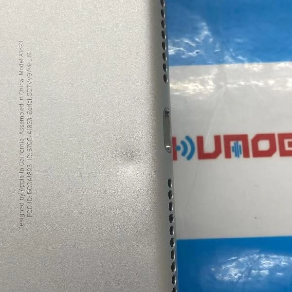 iPad 第5世代 docomo版SIMフリー 32GB MP1L2J/A A1823