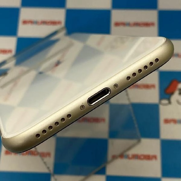 iPhoneSE 第3世代 Apple版SIMフリー 128GB MMYG3J/A A2782 美品