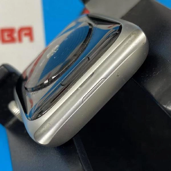 Apple Watch Nike SE GPSモデル 32GB MYYD2J/A