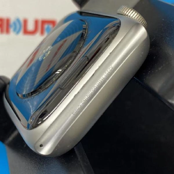 Apple Watch Nike SE GPSモデル 32GB MYYD2J/A