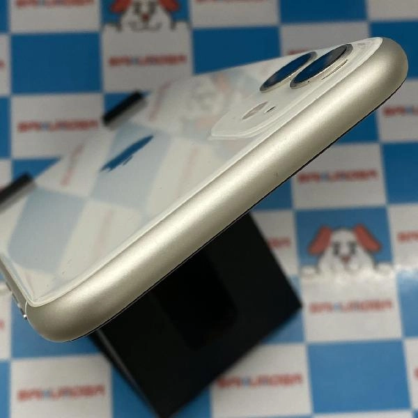 iPhone11 docomo版SIMフリー 64GB MWLU2J/A A2221 極美品 ホワイト