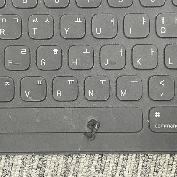 12.9インチiPad Pro(第3世代)用 Smart Keyboard Folio  A2039 ブラック