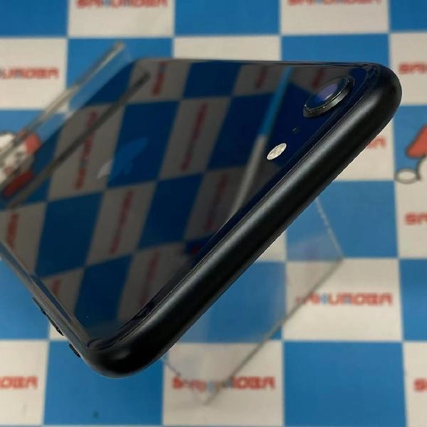 iPhoneSE 第3世代 au版SIMフリー 64GB MMYC3J/A A2782 極美品