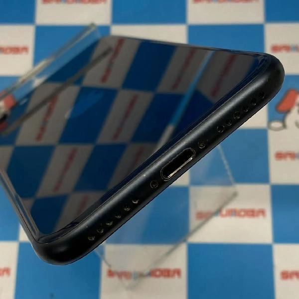 iPhoneSE 第3世代 au版SIMフリー 64GB MMYC3J/A A2782 極美品