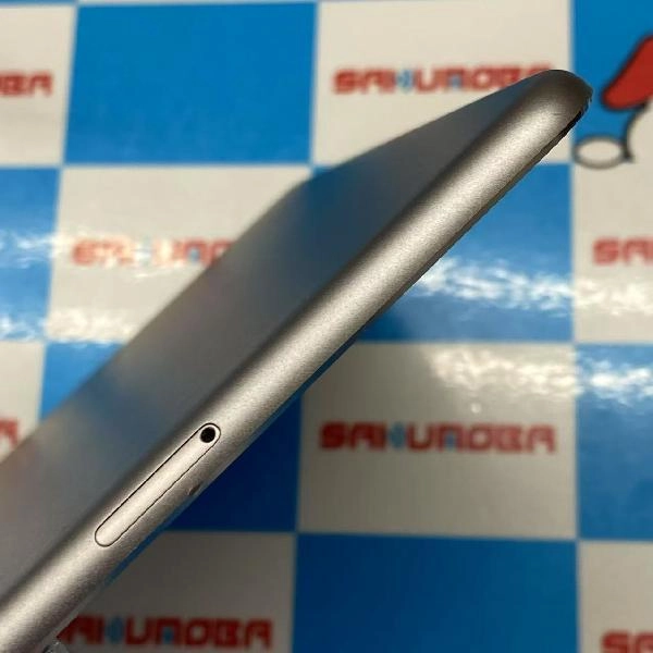 iPad Air 第2世代 au 16GB MGGX2J/A A1567 スペースグレイ