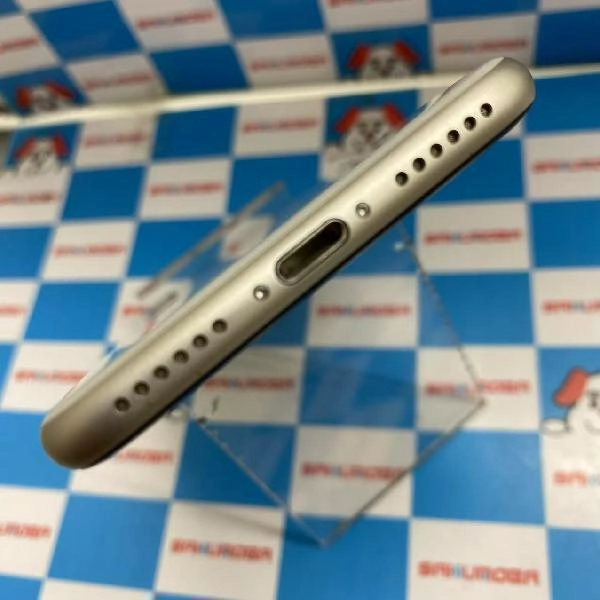 iPhoneSE 第3世代 Apple版SIMフリー 64GB MMYD3J/A A2782