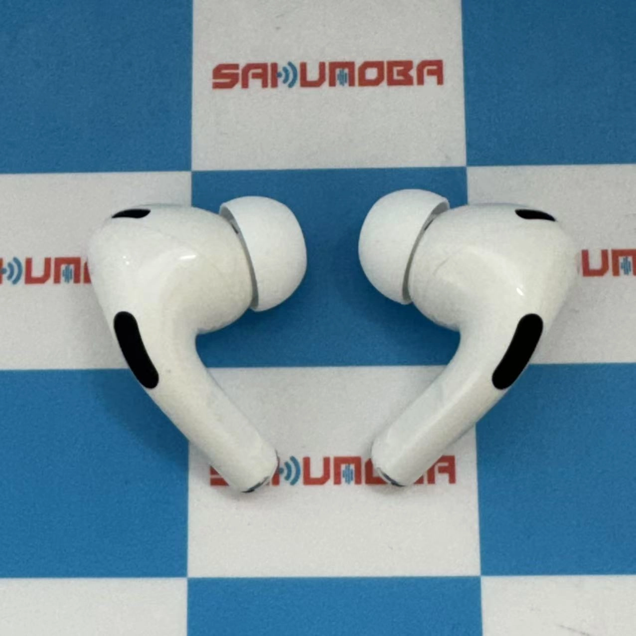 AirPods Pro 第2世代 MagSafe充電ケース(USB-C)付き ホワイト MTJV3J/A