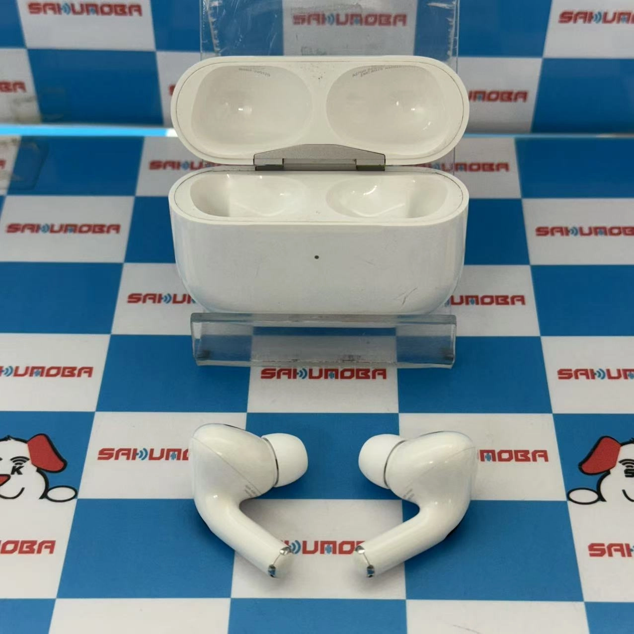 Airpods Pro 第2世代 MagSafe 充電ケース (Lightning) 付き ホワイト A2698