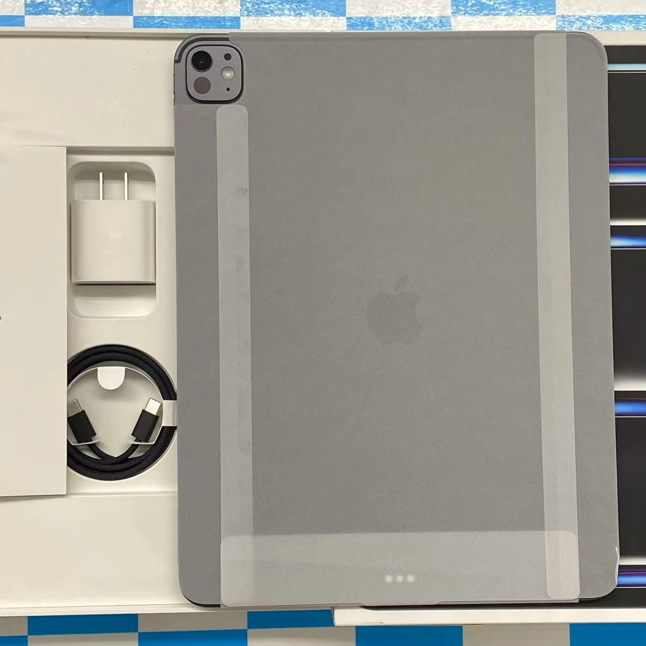 iPad Pro 13インチ 第1世代 Wi-Fiモデル 512GB スペースブラック MVX43J/A 開封未使用品