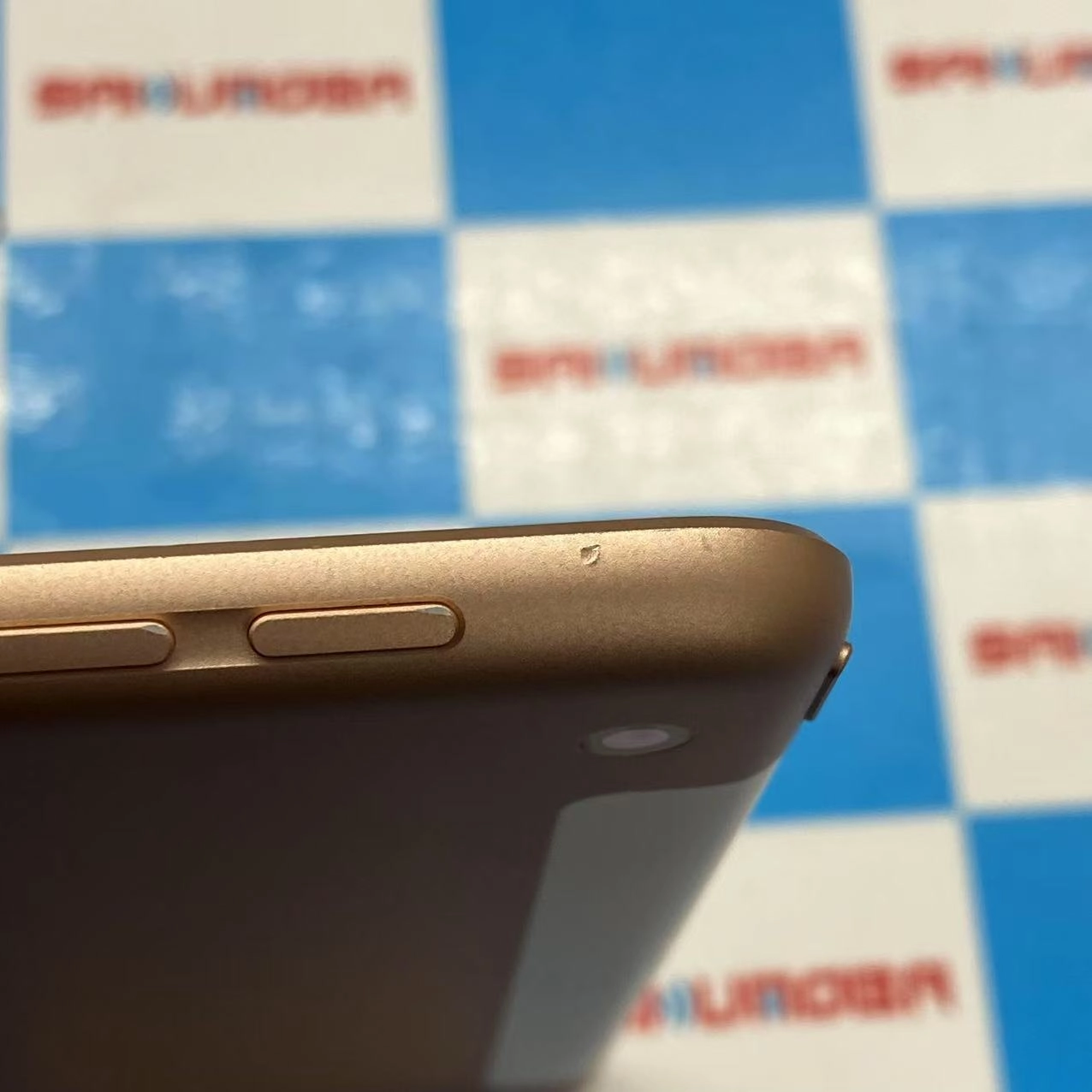 iPad 第7世代 Wi-Fi+Cellularモデル 128GB ゴールド MW6G2J/A Apple版SIMフリー