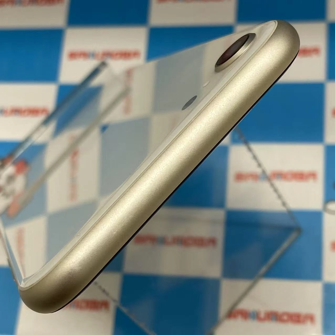 iPhoneSE 第3世代 128GB スターライト MMYG3J/A SIMフリー