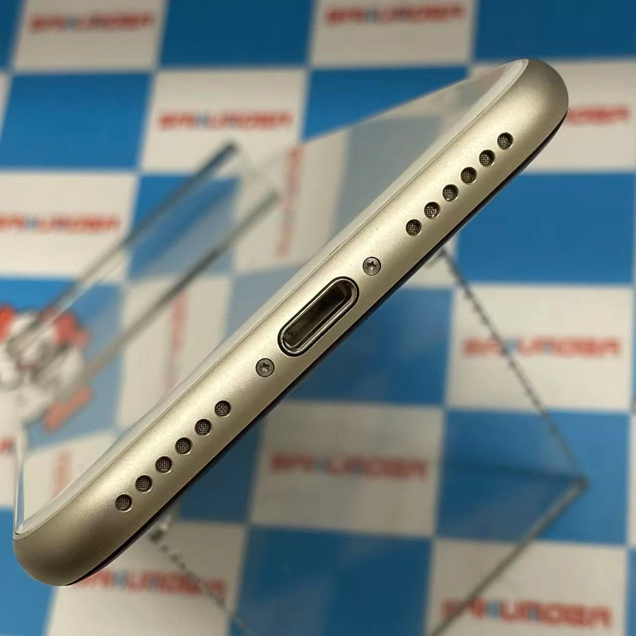 iPhoneSE 第3世代 128GB スターライト MMYG3J/A SIMフリー