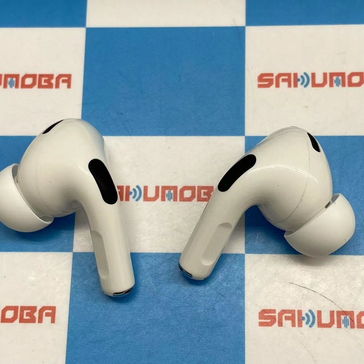 AirPods Pro 第2世代 MagSafe充電ケース(USB-C)付き ホワイト MTJV3J/A 美品