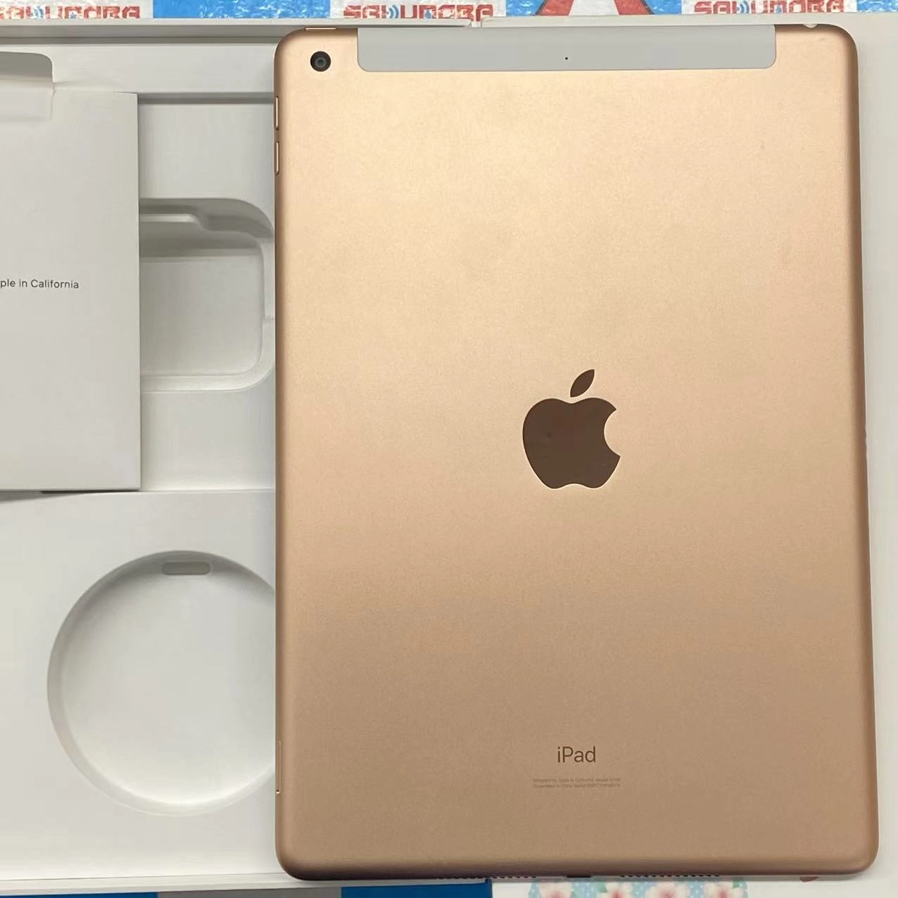 iPad 第7世代 Wi-Fi+Cellularモデル 32GB ゴールド MW6D2J/A docomo版SIMフリー