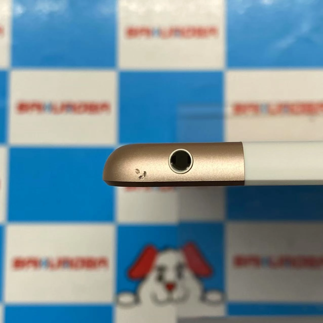 iPad 第7世代 Wi-Fi+Cellularモデル 32GB ゴールド MW6D2J/A docomo版SIMフリー