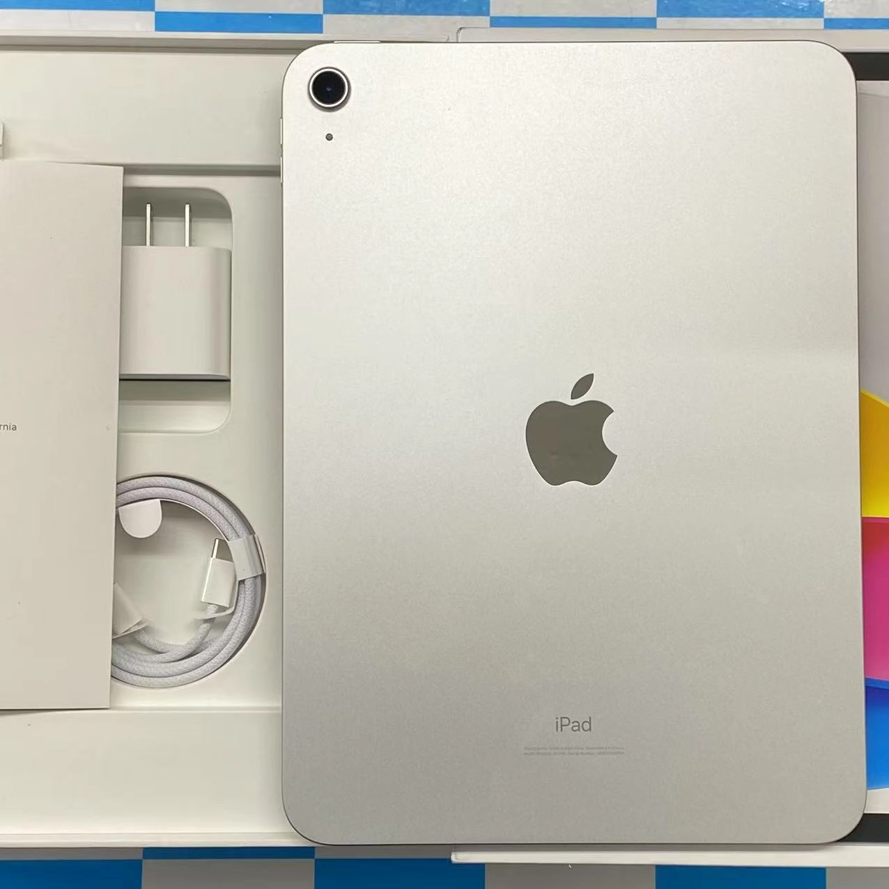 iPad 第10世代 Wi-Fiモデル 256GB シルバー MPQ83J/A 開封未使用品