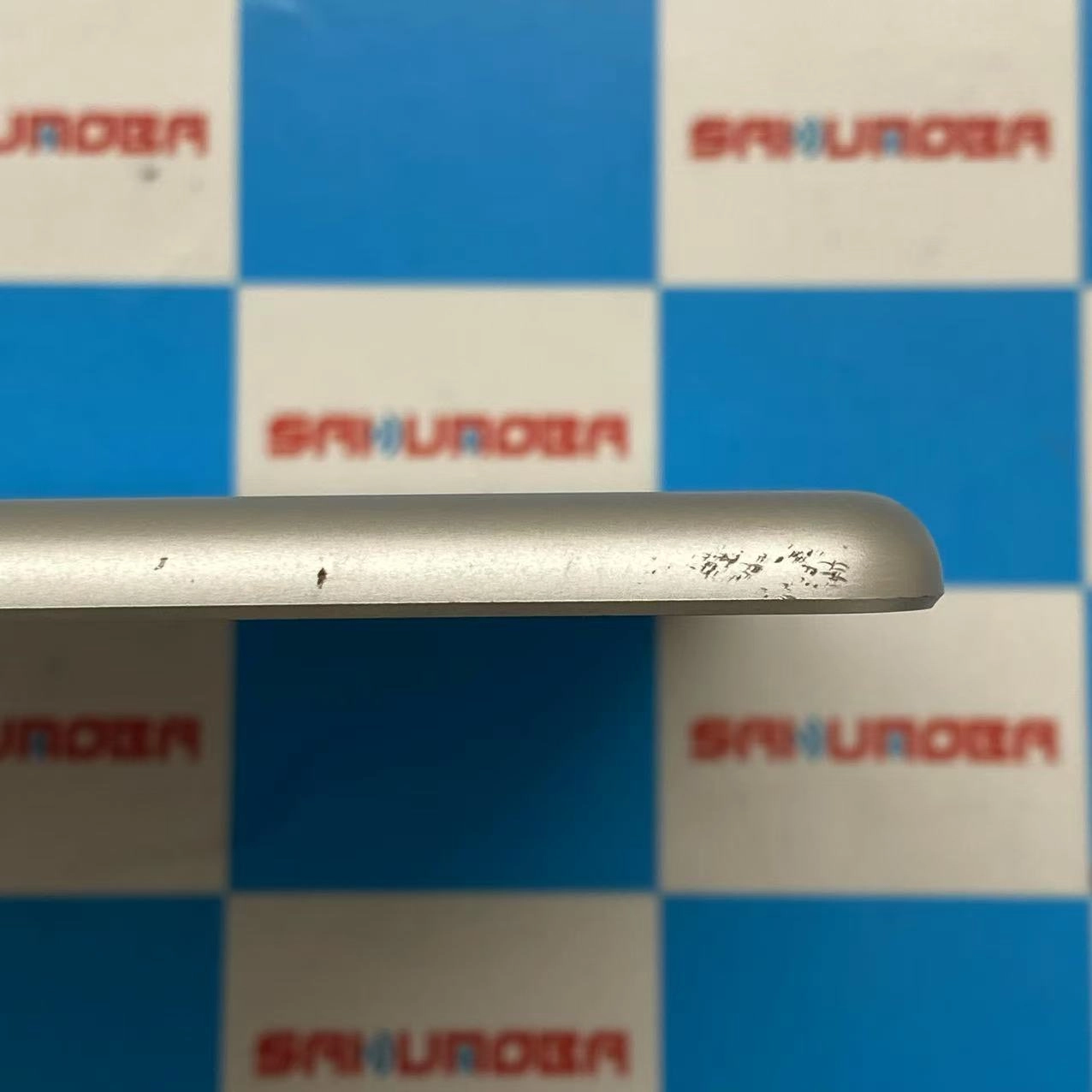 iPad 第9世代 Wi-Fi+Cellularモデル 64GB シルバー MK493J/A SIMロック解除済 docomo