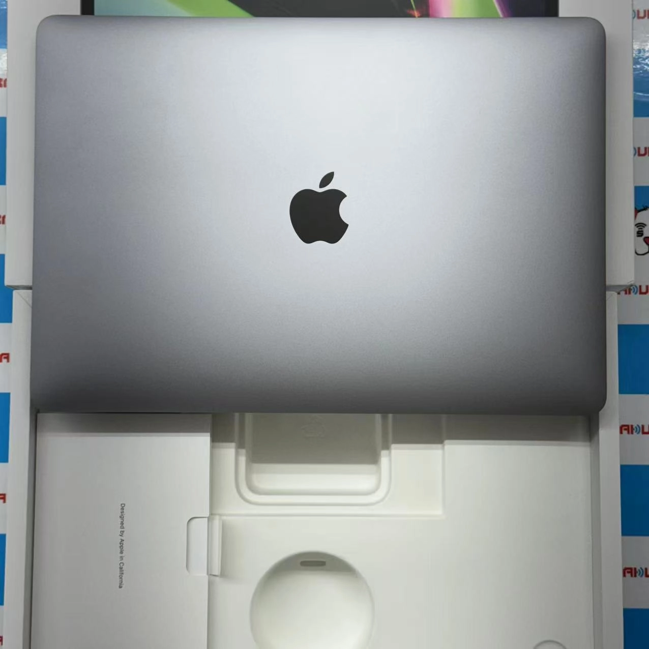 MacBook Pro 13インチ M1 2020 8GB/512GB 8CPU 8GPU スペースグレイ MYD92J/A 極美品