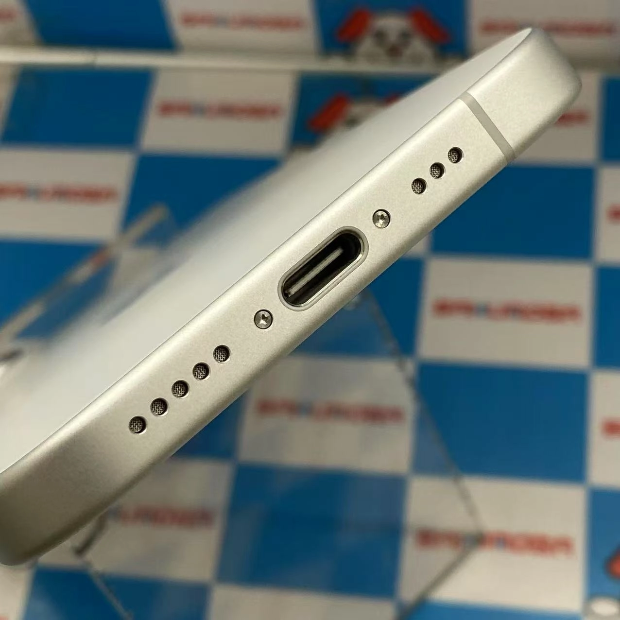 iPhone16 128GB ホワイト MYDR3J/A SoftBank版SIMフリー 極美品