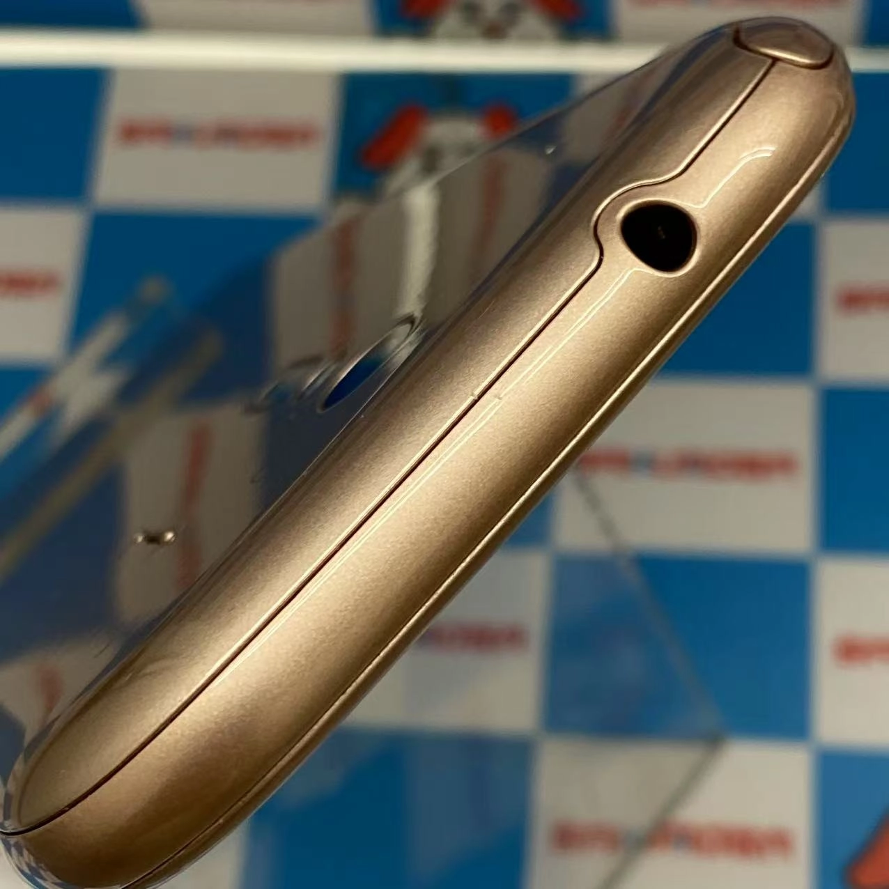 らくらくスマートフォン me F-01L 32GB ゴールド SIMロック解除済 docomo 美品