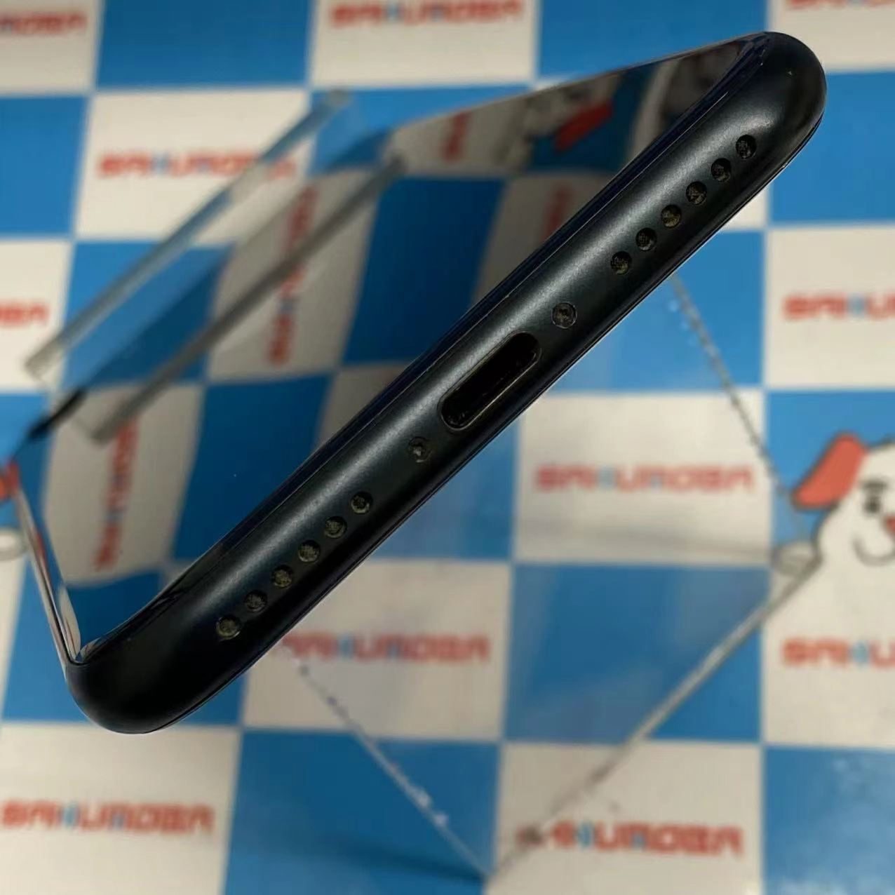 iPhoneSE 第3世代 64GB ミッドナイト MMX53LL/A 海外版SIMフリー 美品