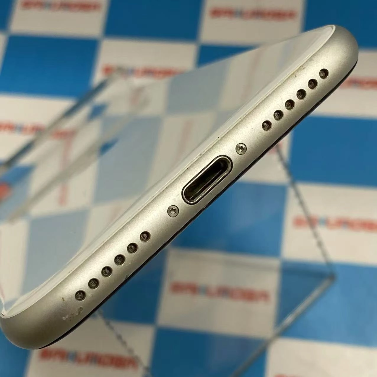 iPhoneSE 第2世代 64GB ホワイト MHGQ3J/A ストア版 ジャンク品 SIMフリー