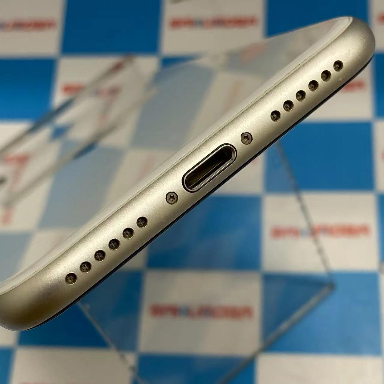 iPhoneSE 第3世代 128GB スターライト MMYG3J/A SIMフリー