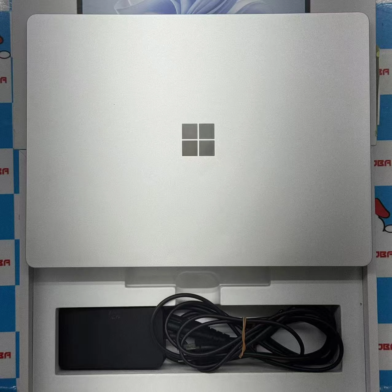 Surface Laptop Go 3 8GB/256GB Core i5-1235U プラチナ XK1-00005