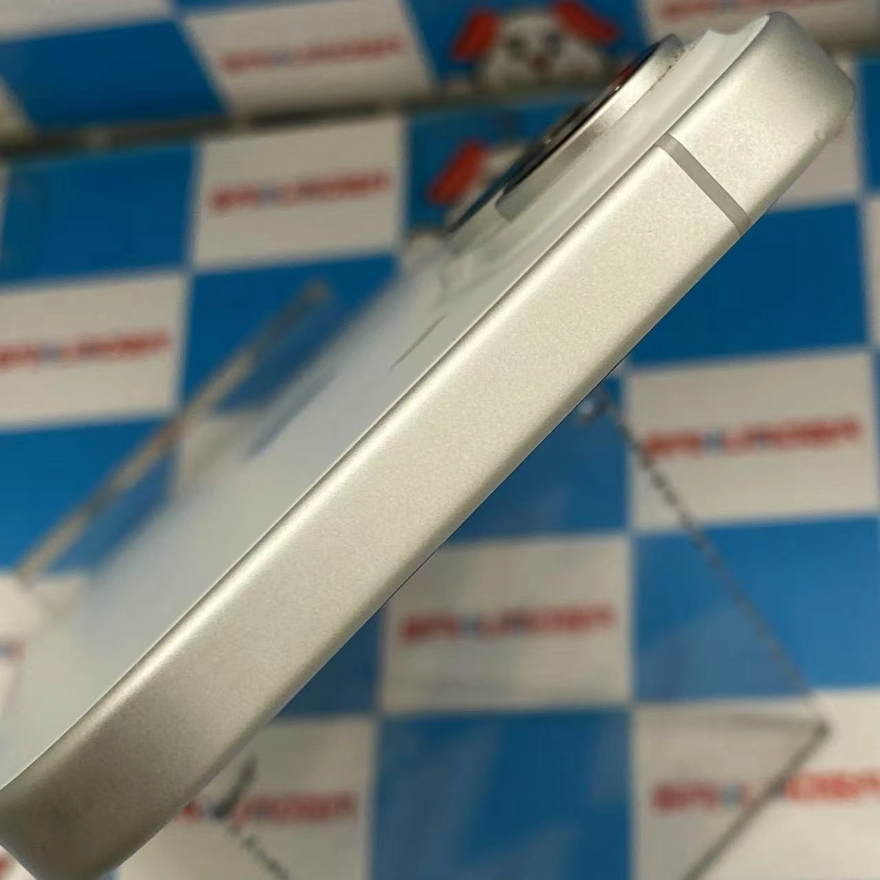 iPhone16 128GB ホワイト MYDR3J/A AU版SIMフリー 新品同様品 au