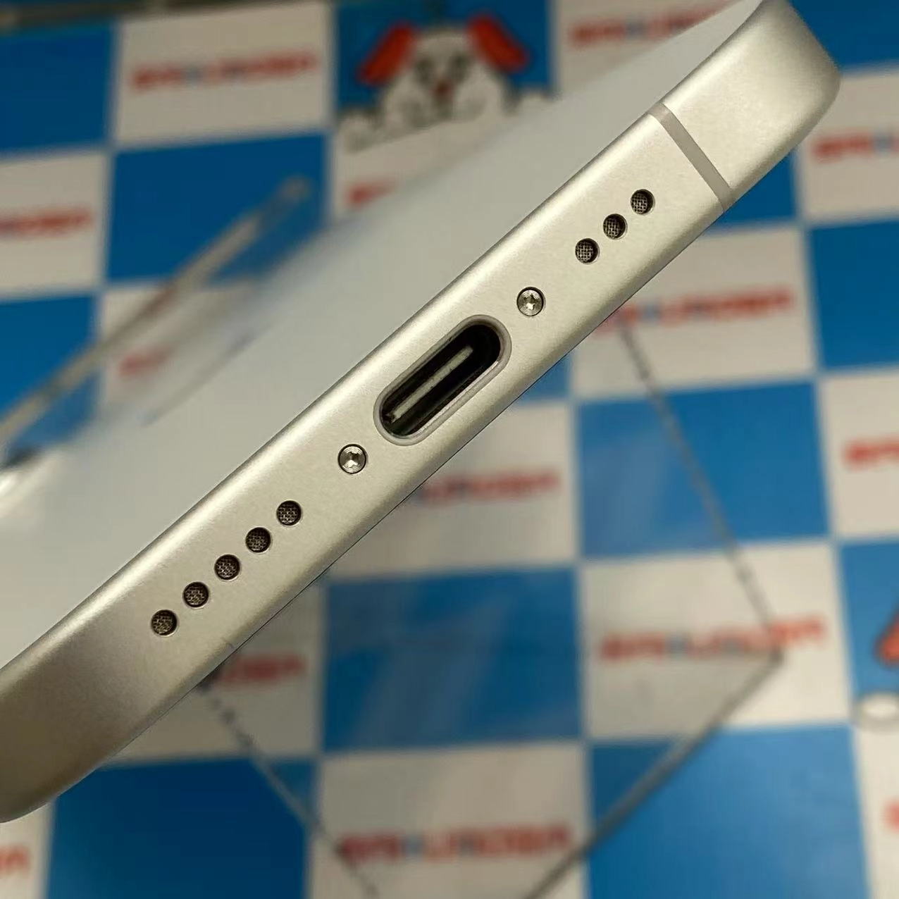 iPhone16 128GB ホワイト MYDR3J/A AU版SIMフリー 新品同様品 au