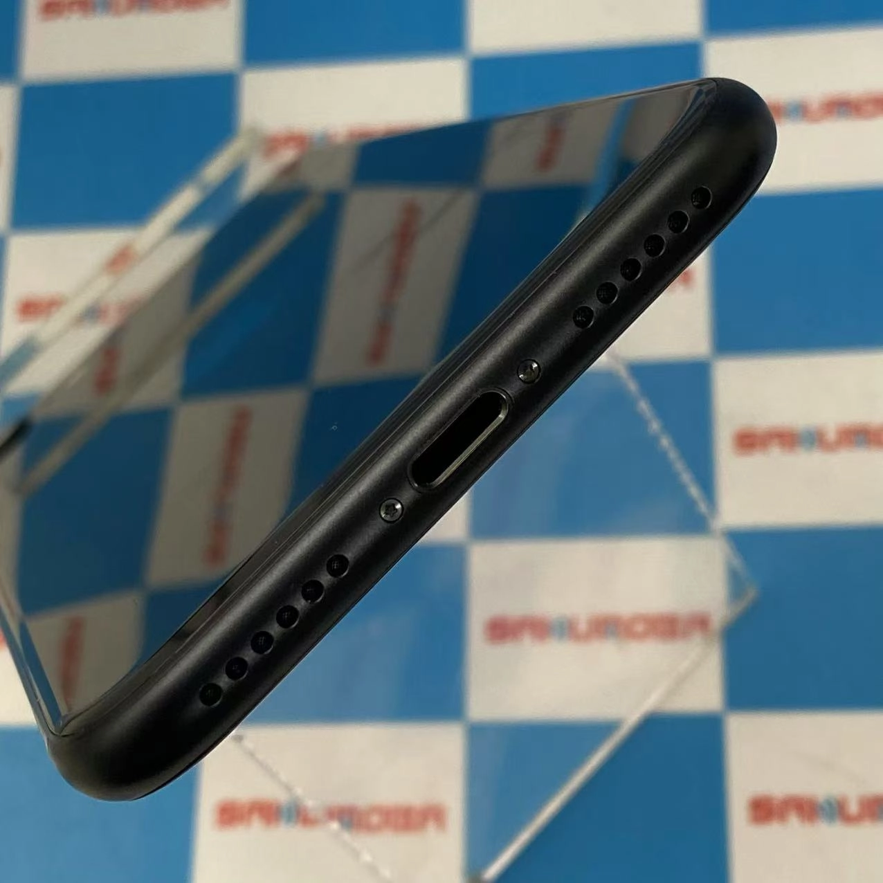 iPhoneSE 第2世代 64GB ブラック MHGP3J/A SIMロック解除済 SoftBank 開封未使用品。