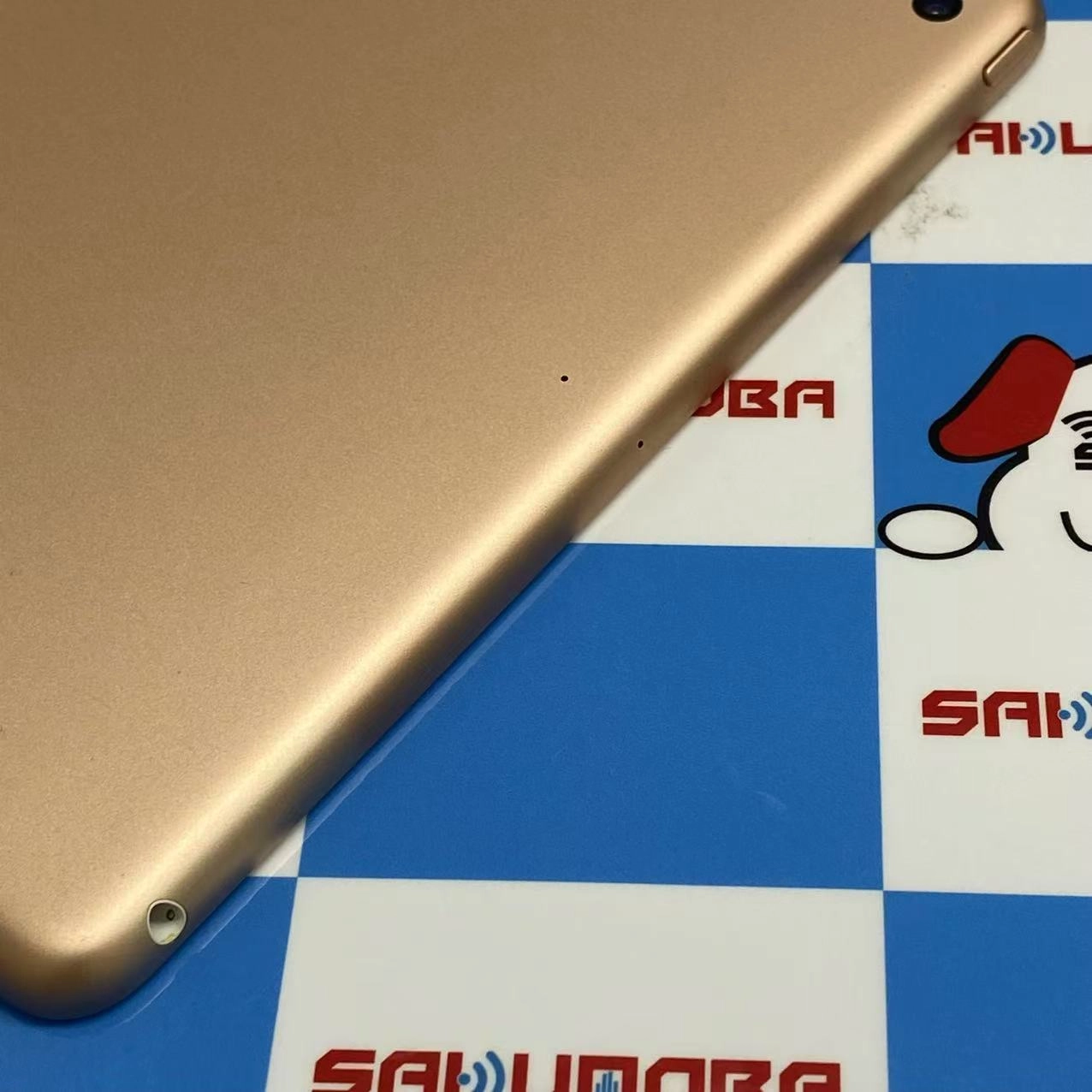 iPad 第8世代 Wi-Fiモデル 32GB ゴールド MYLC2J/A