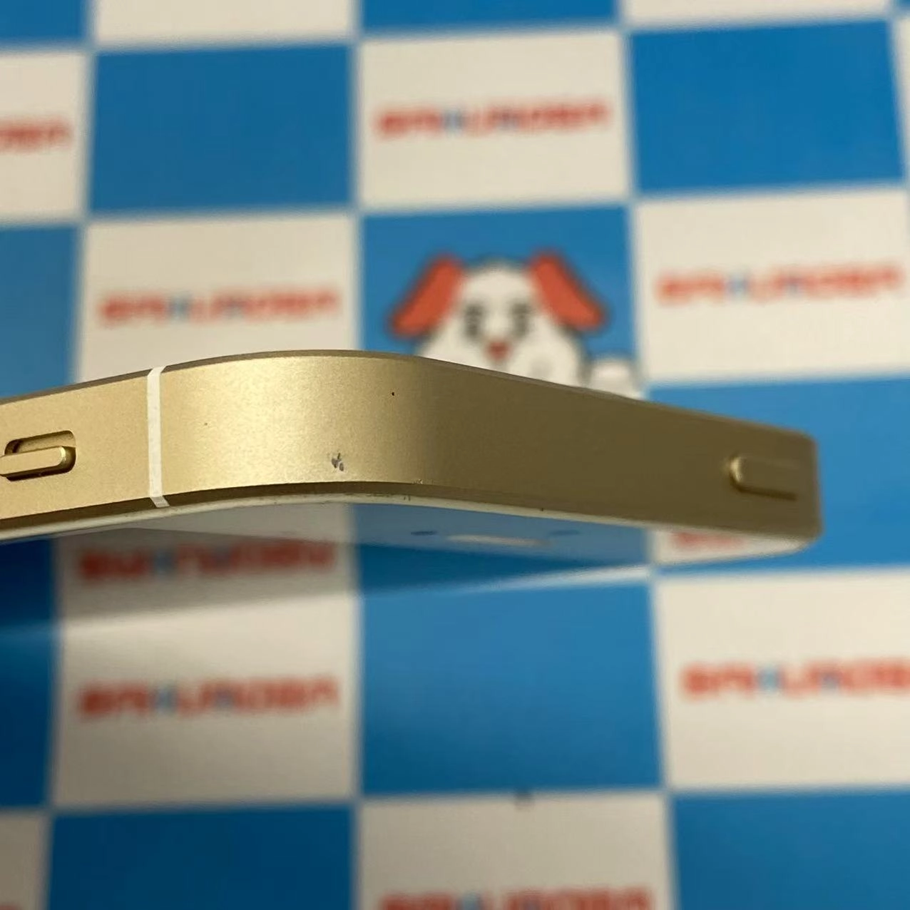 iPhoneSE 64GB ゴールド MLXP2J/A AU版SIMフリー 訳あり品