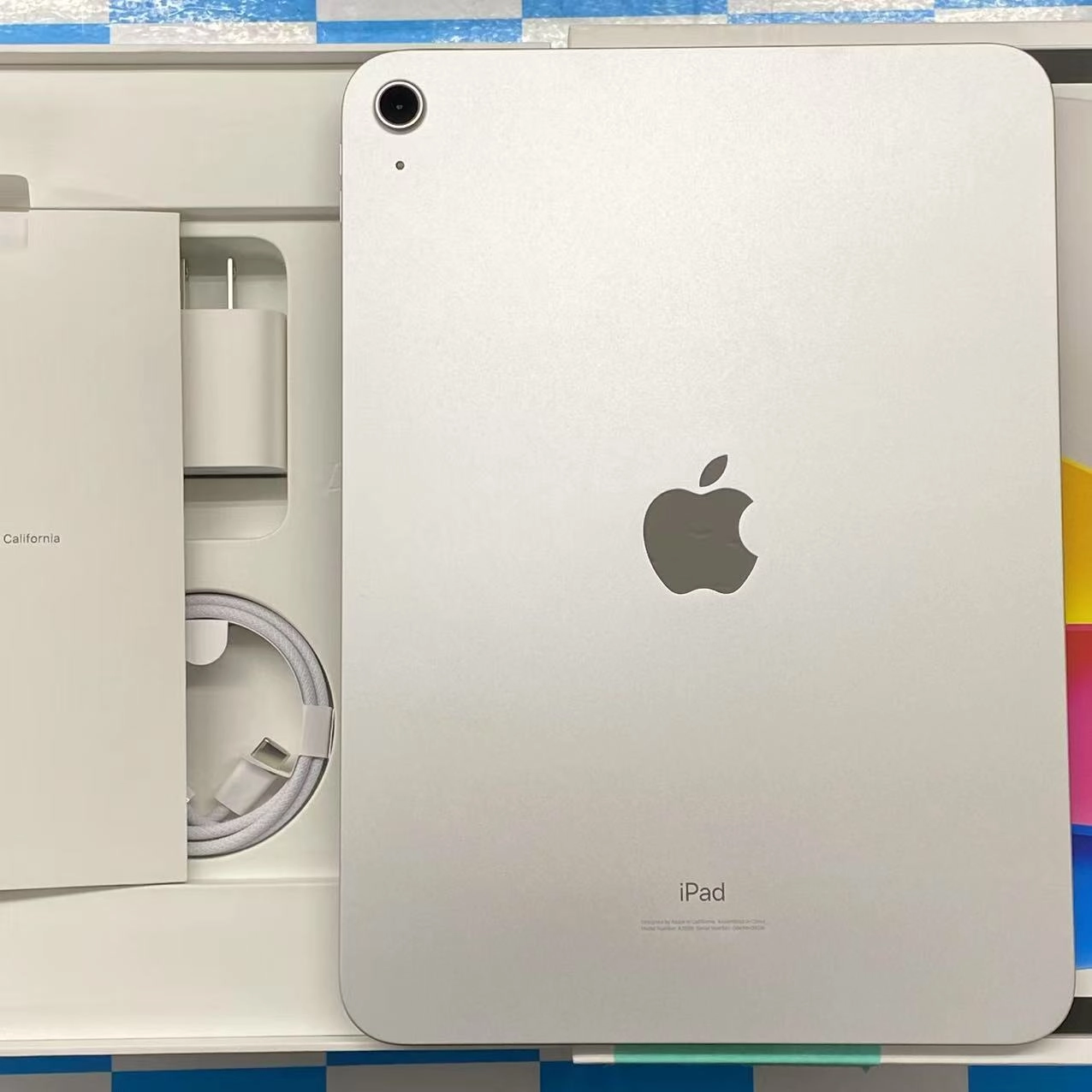 iPad 第10世代 Wi-Fiモデル 256GB シルバー MPQ83J/A 開封未使用品