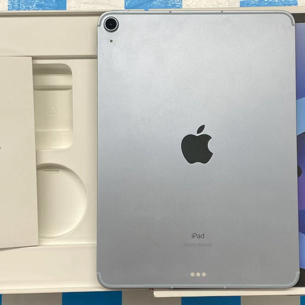 iPad Air 第4世代 Wi-Fi+Cellularモデル 256GB スカイブルー MYH62J/A SIMロック解除済 au 極美品