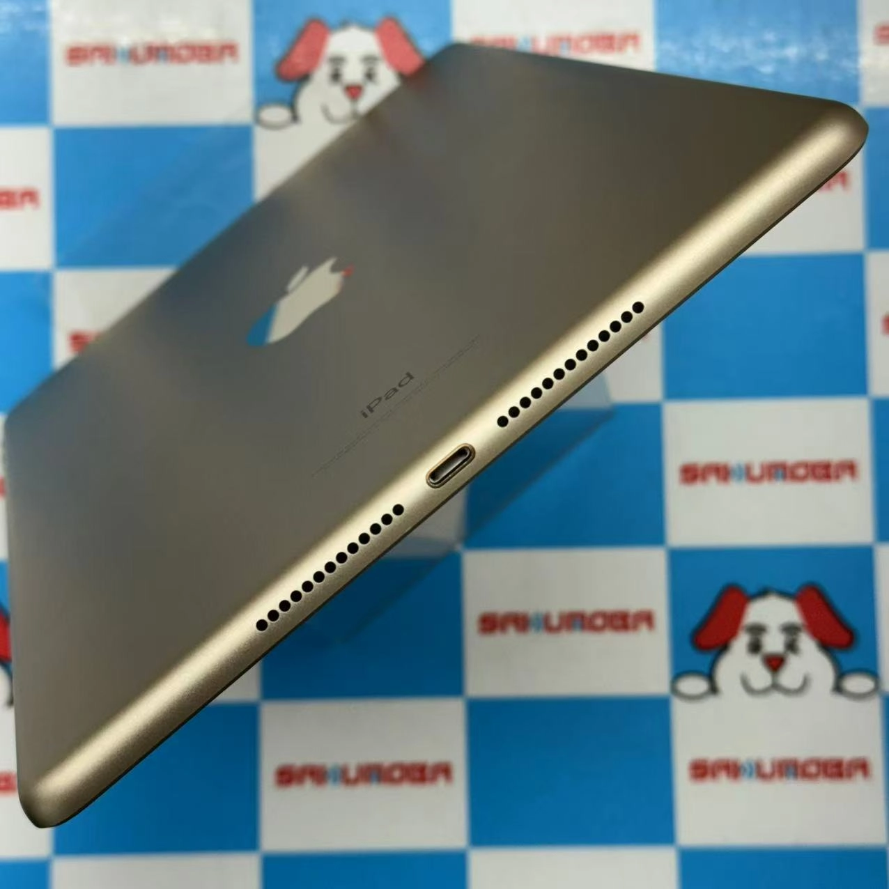 iPad 第5世代 Wi-Fiモデル 32GB ゴールド MPGT2J/A 訳あり品