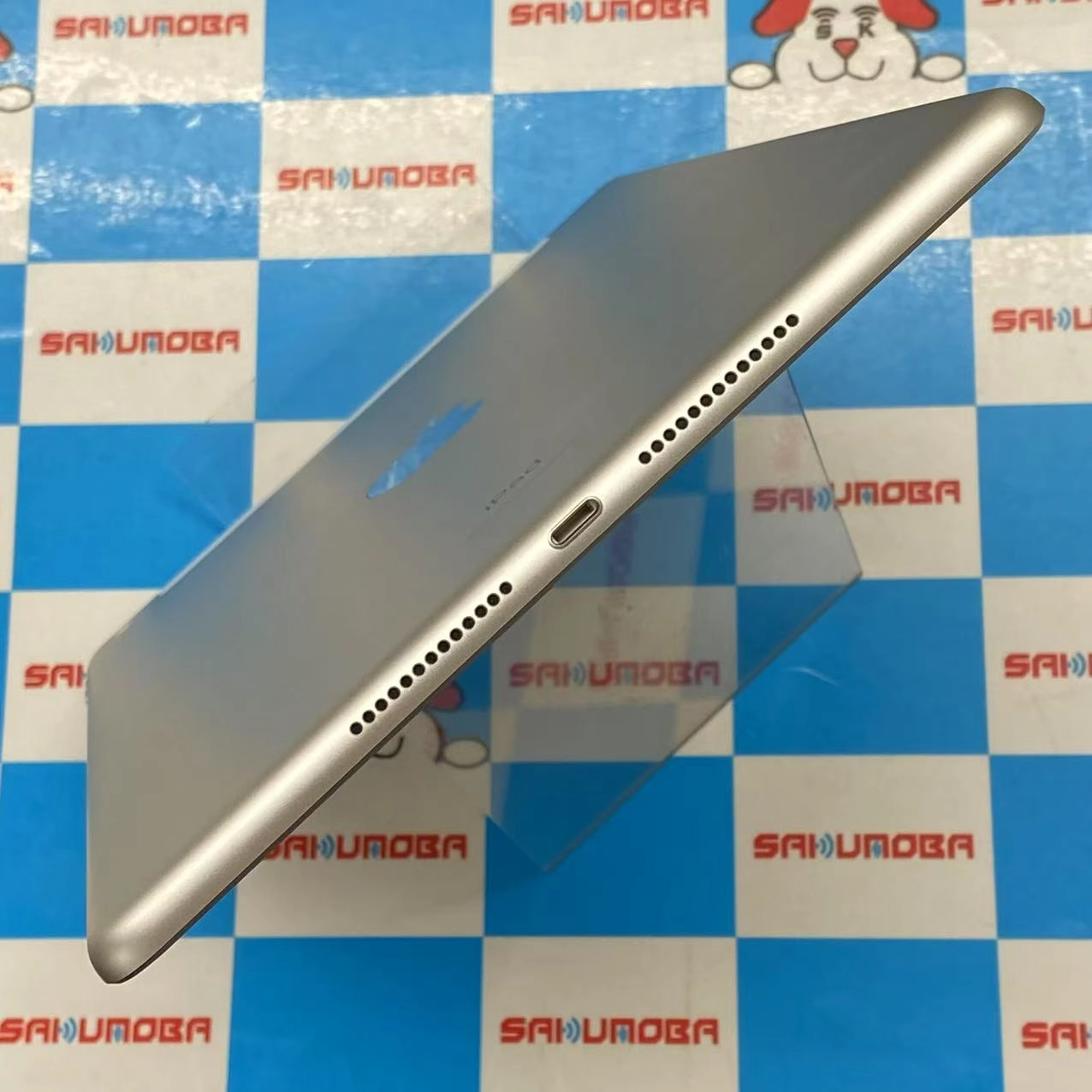 iPad 第9世代 Wi-Fi+Cellularモデル 256GB シルバー MK4H3J/A docomo版SIMフリー 極美品