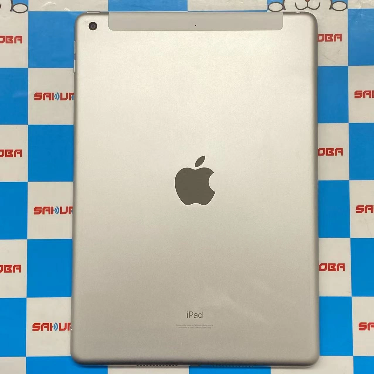 iPad 第9世代 Wi-Fi+Cellularモデル 256GB シルバー MK4H3J/A docomo版SIMフリー 極美品