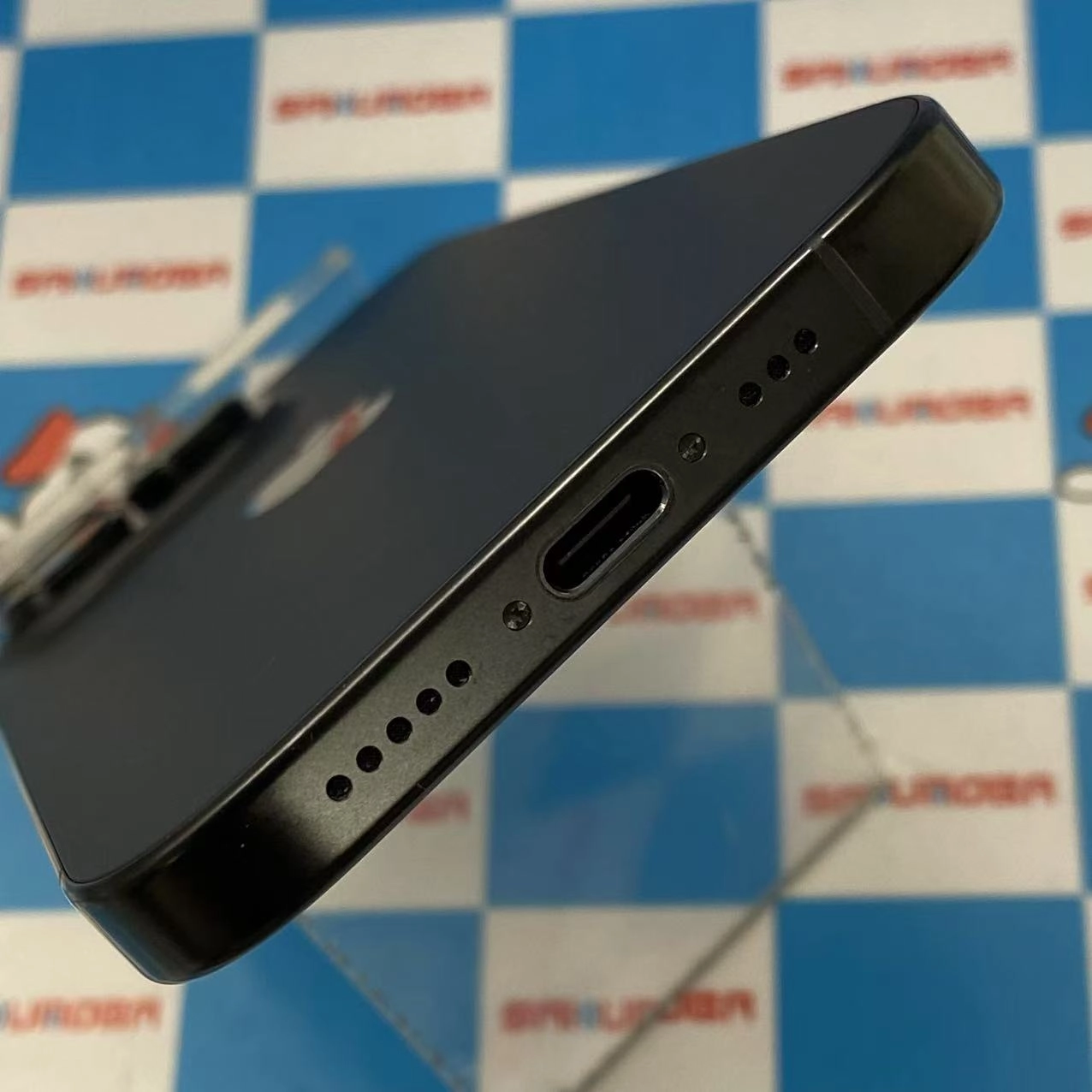 iPhone16 Pro 128GB ブラックチタニウム MYMV3J/A au 美品