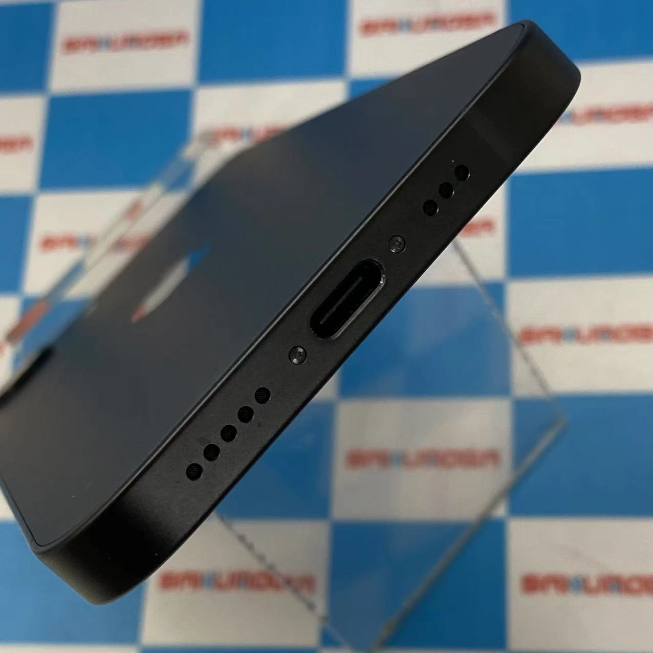 iPhone 16e 128GB ブラック MD1Q4J/A SoftBank版SIMフリー 新品同様