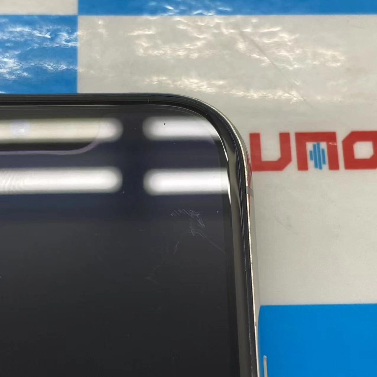 iPhoneXS 64GB シルバー MTAX2J/A AU版SIMフリー au