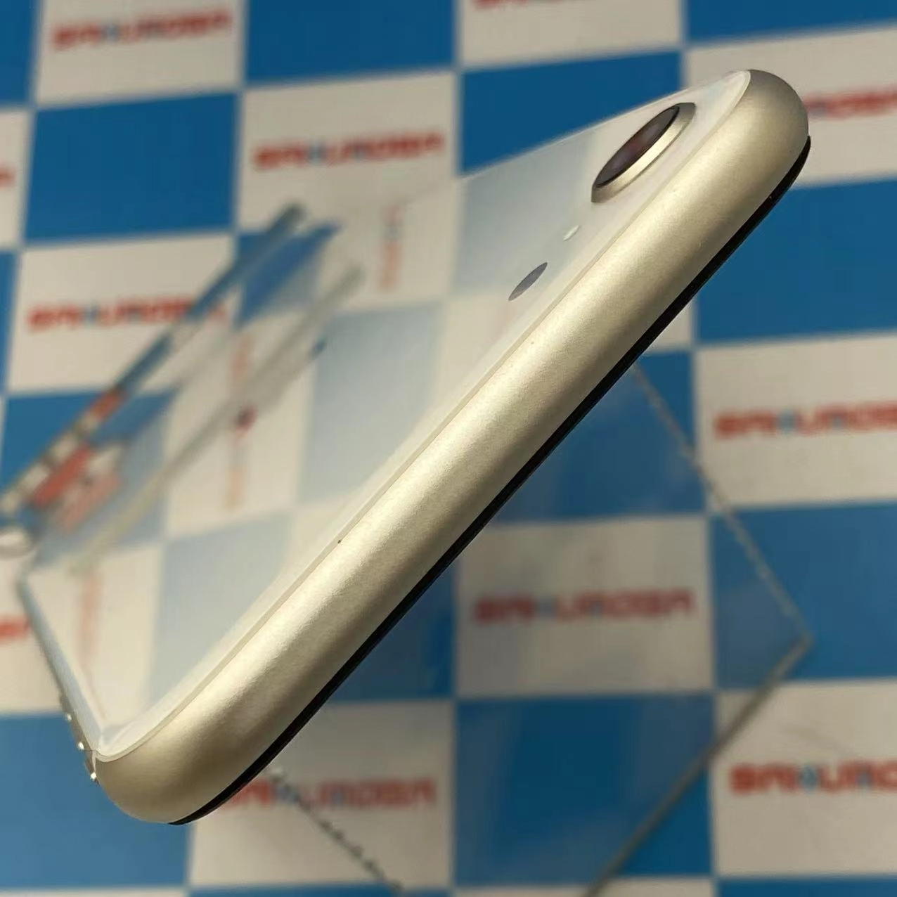 iPhoneSE 第3世代 64GB スターライト MMYD3J/A SoftBank版SIMフリー 極美品