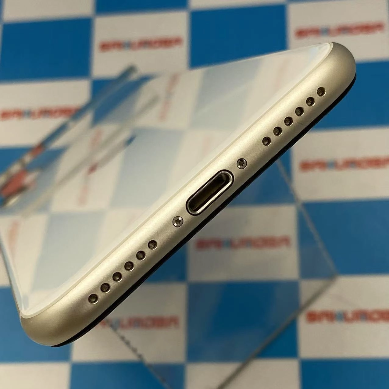 iPhoneSE 第3世代 64GB スターライト MMYD3J/A SoftBank版SIMフリー 極美品