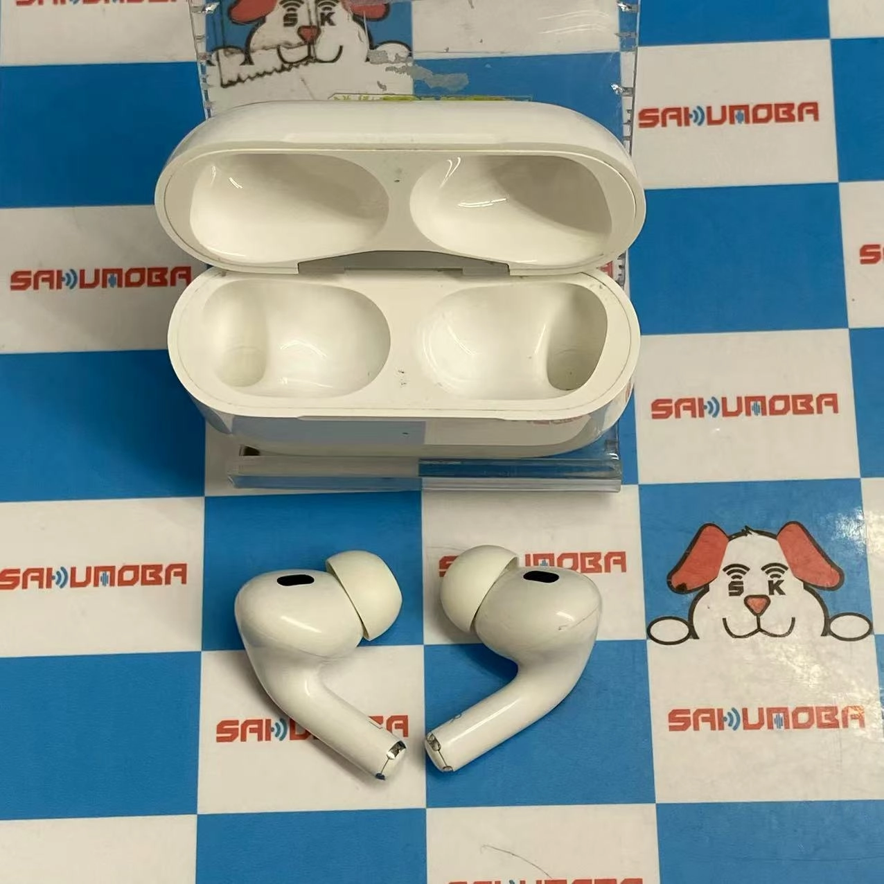 AirPods Pro 第2世代 MagSafe充電ケース(USB-C)付き ホワイト MTJV3J/A ジャンク品