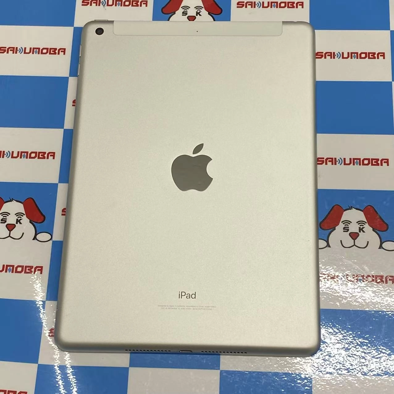 iPad 第6世代 Wi-Fi+Cellularモデル 32GB シルバー MR6P2J/A docomo版SIMフリー ジャンク品