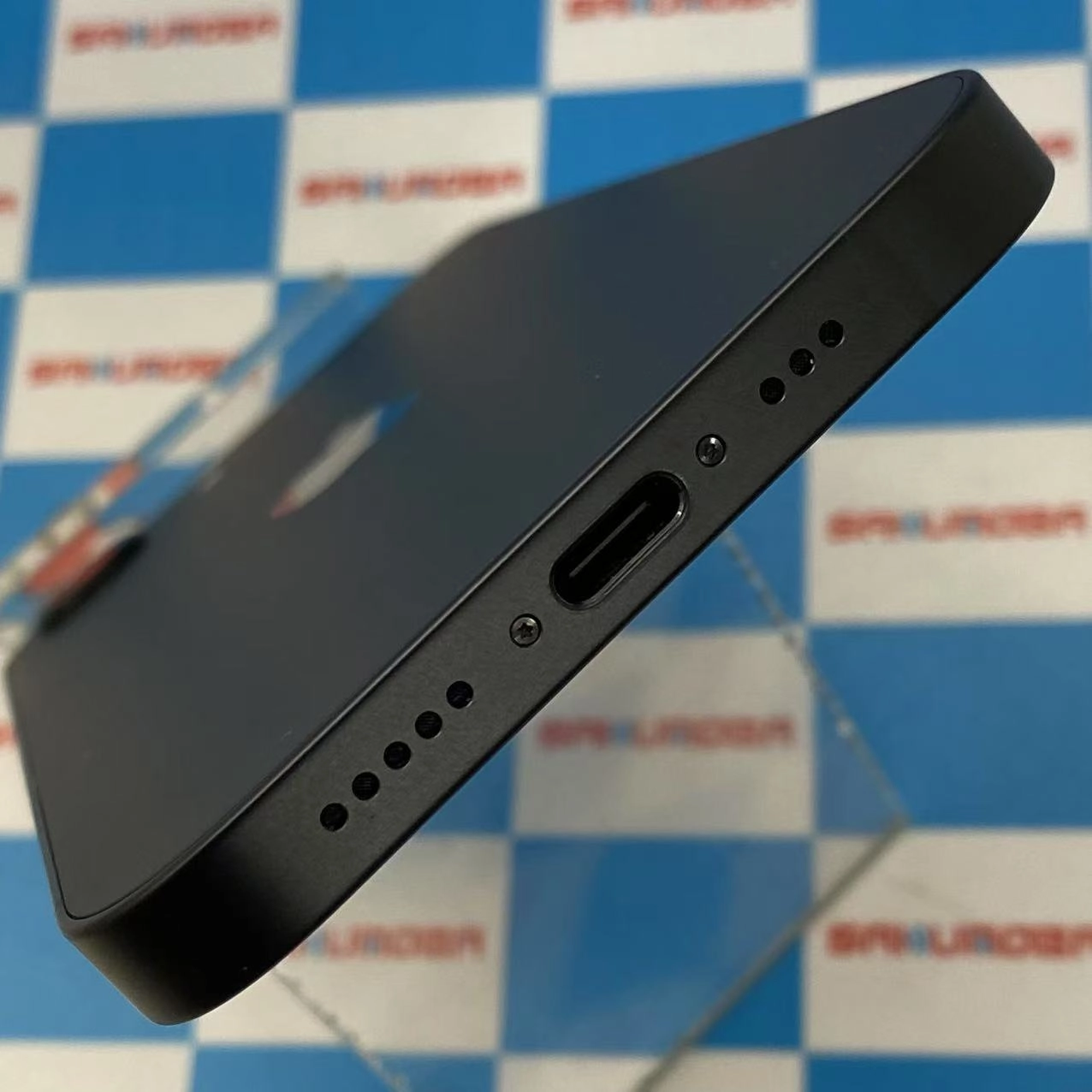 iPhone 16e 128GB ブラック MD1Q4J/A au版SIMフリー 新品同様