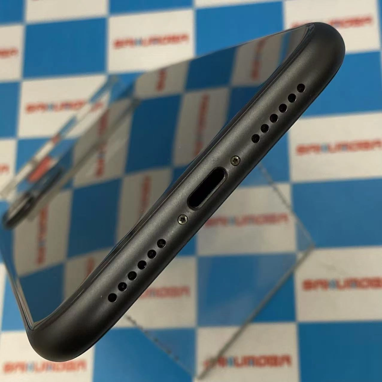 iPhone11 256GB ブラック MHDP3J/A AU版SIMフリー 新品同様 au